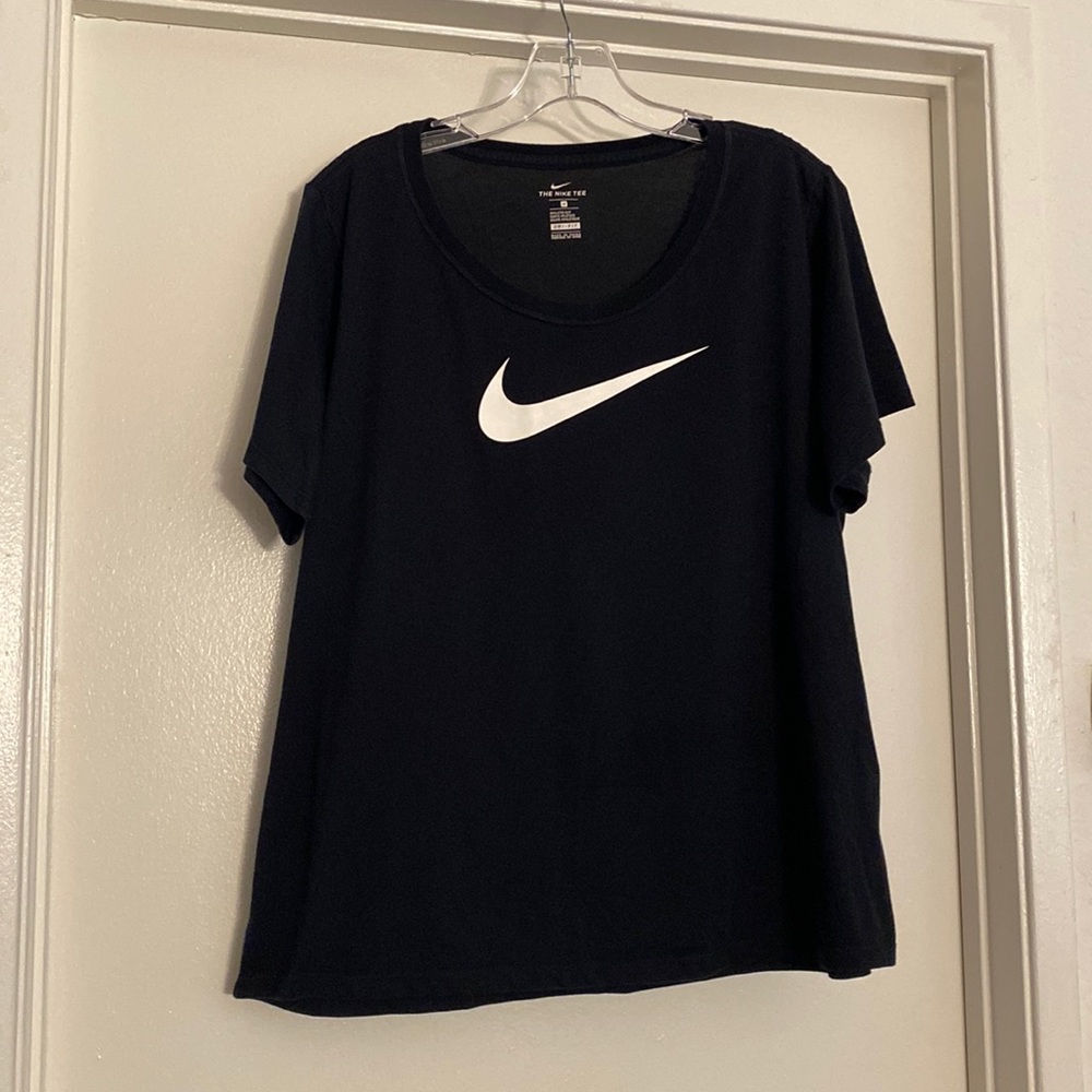 Nike Women’s Plus Black Tee